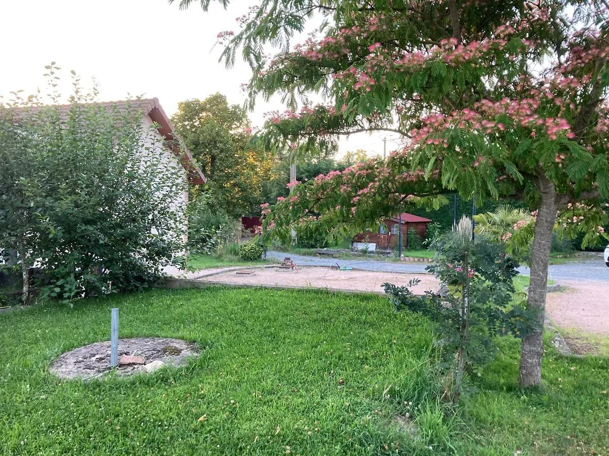 T3 Sur Fermette Avec Les Animaux Apartment Lusigny France